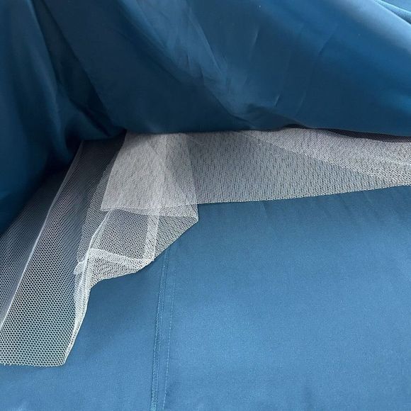 Cachet Teal Plisse Top Satin Formal Gown Dress Long Sleeveless Size 6 Zip Back - Picture 8 of 13